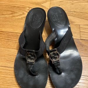 Preworn Women’s Size 7 Gucci sandals.  Black.